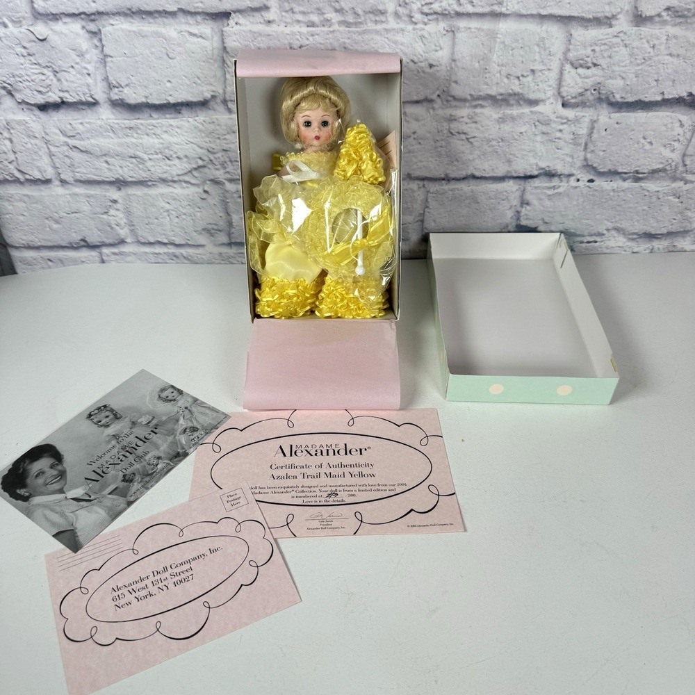 2004 Madame Alexander 35627 Azalea Trail Maid YELLOW Dress Limited Edition #273 - Picture 2 of 16